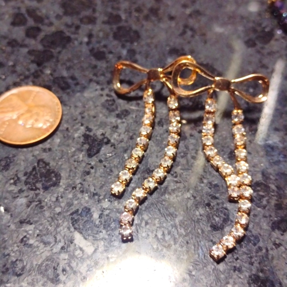 Earrings bows